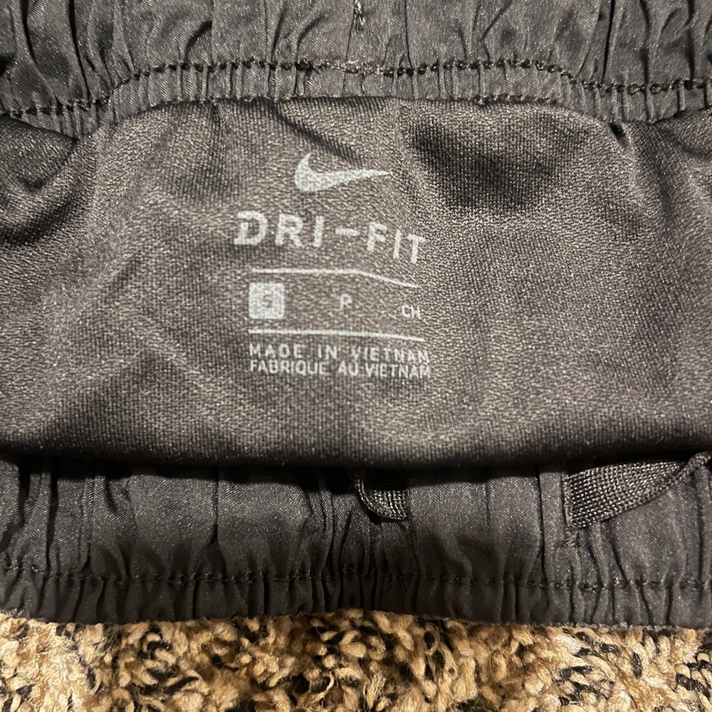 Nike Dri-FIT Black Shorts - Picture 3 of 3